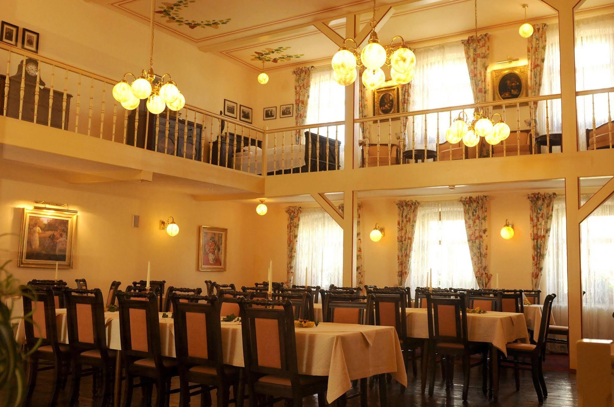 Gasthaus Weingut Stahl Oberwesel Extérieur photo